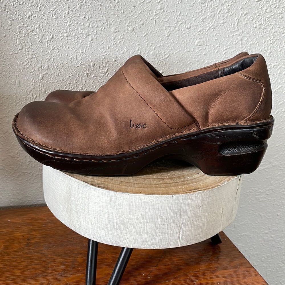 B.O.C. Brown Leather Clogs Size 7.5 EUC